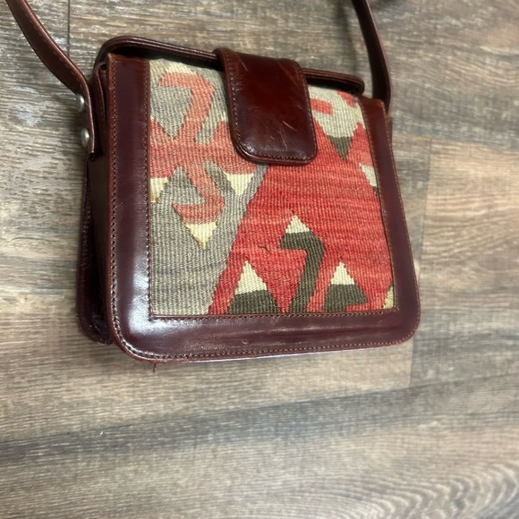 Kilim ART NWOT small leather crossbody bag made in Turkey- beautiful quality - Picture 2 of 15